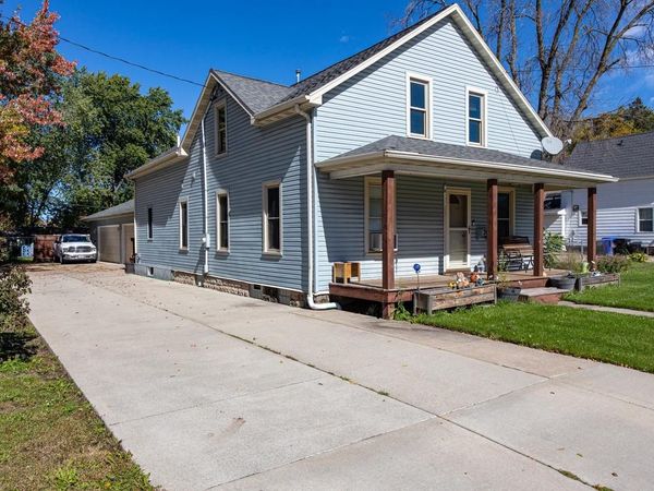 208 E CALUMET STREET, Appleton, WI 54915
