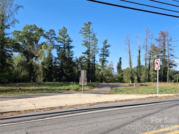 116 Starnes Cove Road, Asheville, NC 28806