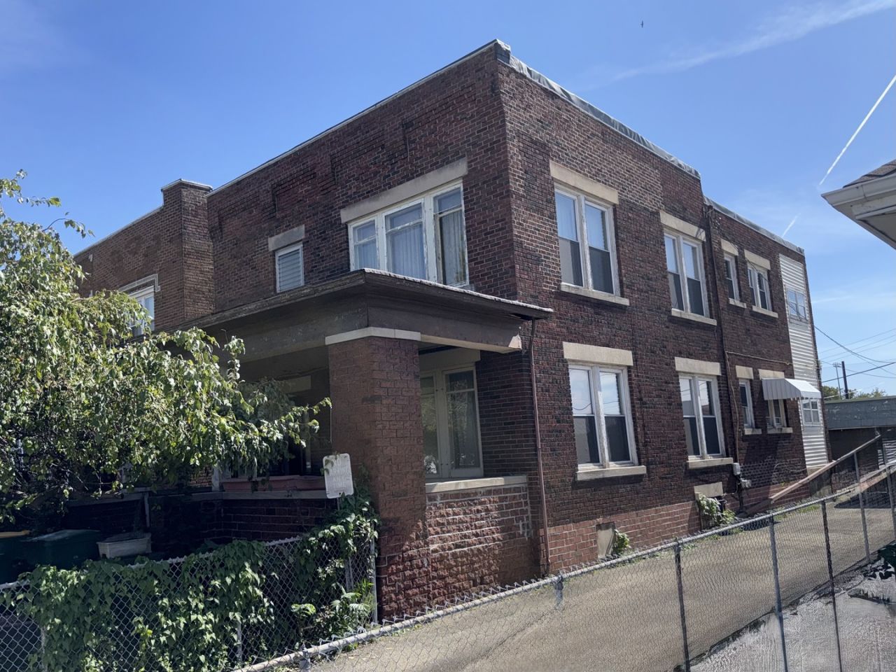 564 E Cass Street, Joliet, IL 60432 Main Photo