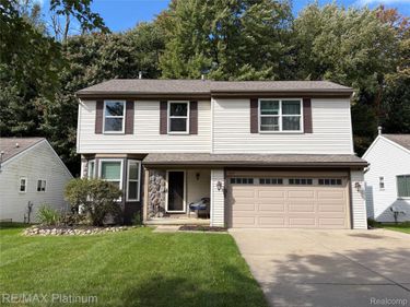 1607 Andover Boulevard, Hartland Township, Mi 48843