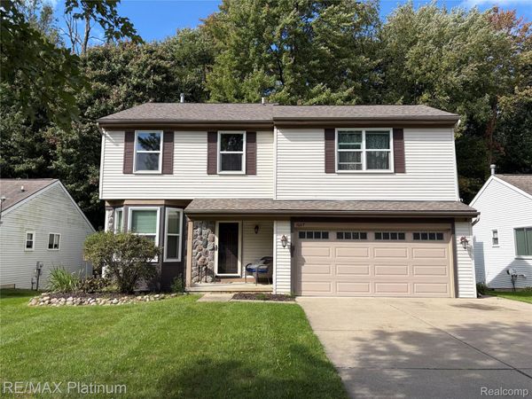1607 Andover Boulevard, Hartland Township, Mi 48843