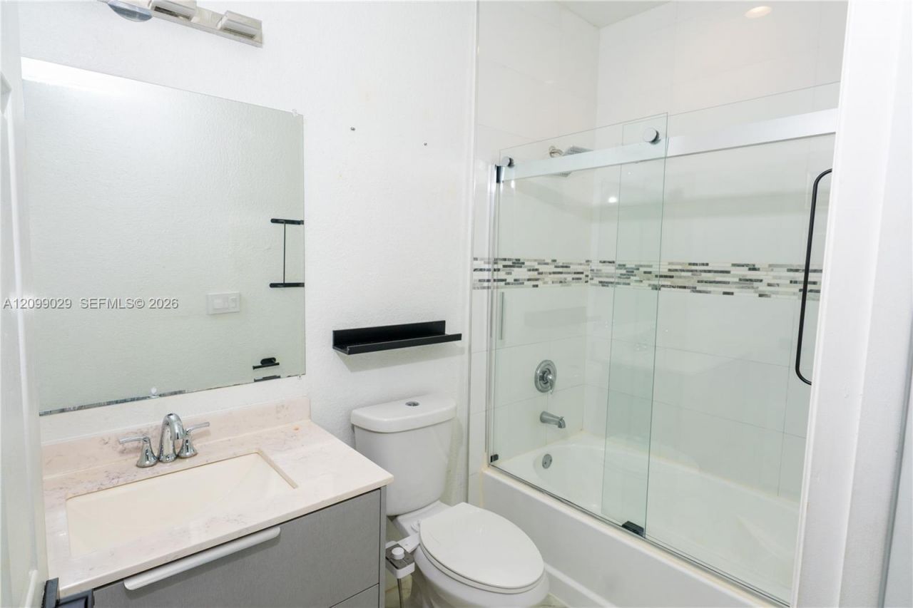 11101 NW 83rd St , Unit 201, Doral, FL 33178 Photo