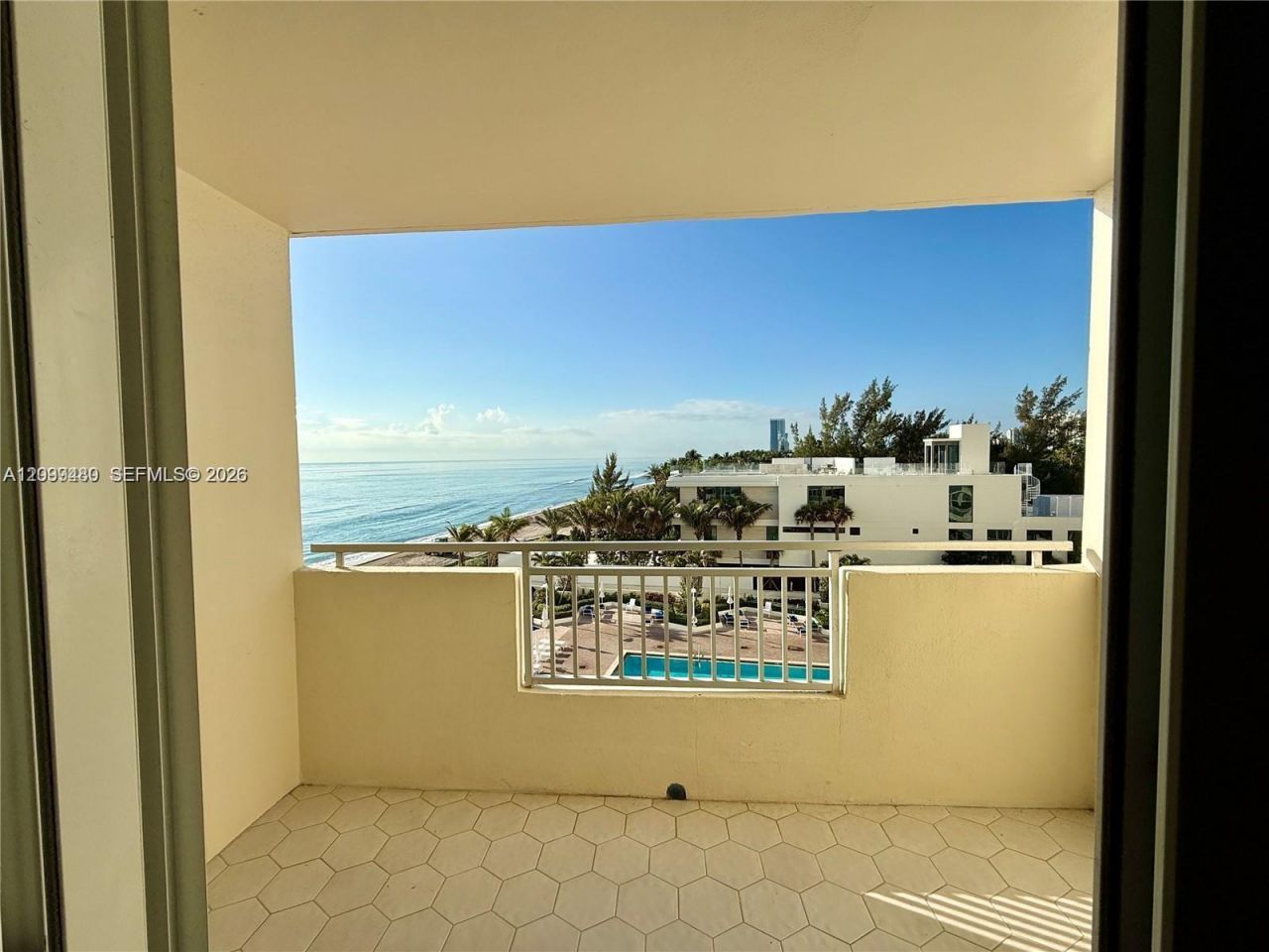 3180 S Ocean Dr , Unit 509, Hallandale Beach, FL 33009 Photo