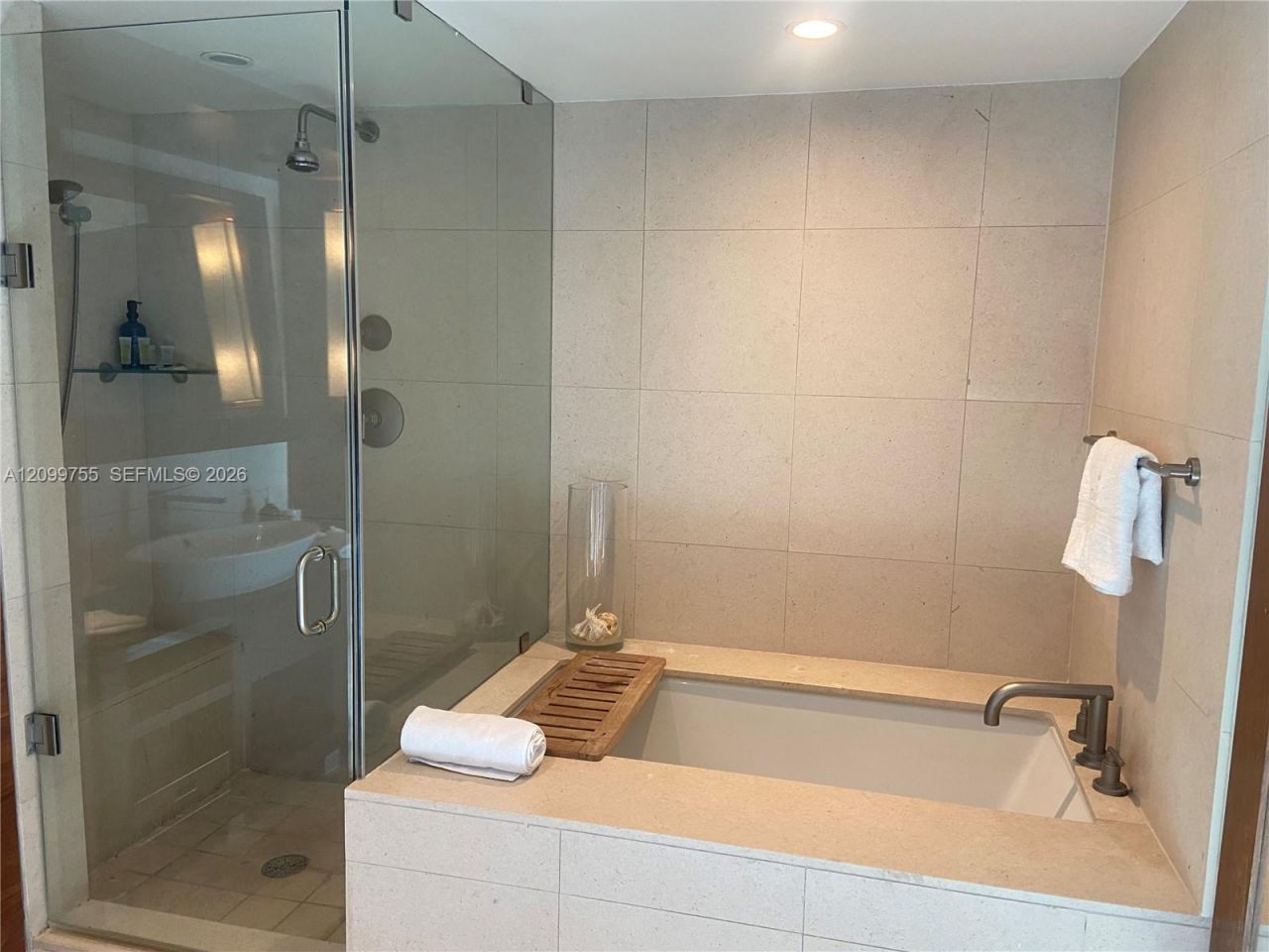 6801 Collins Ave, Unit 401, Miami Beach, FL 33141 Photo