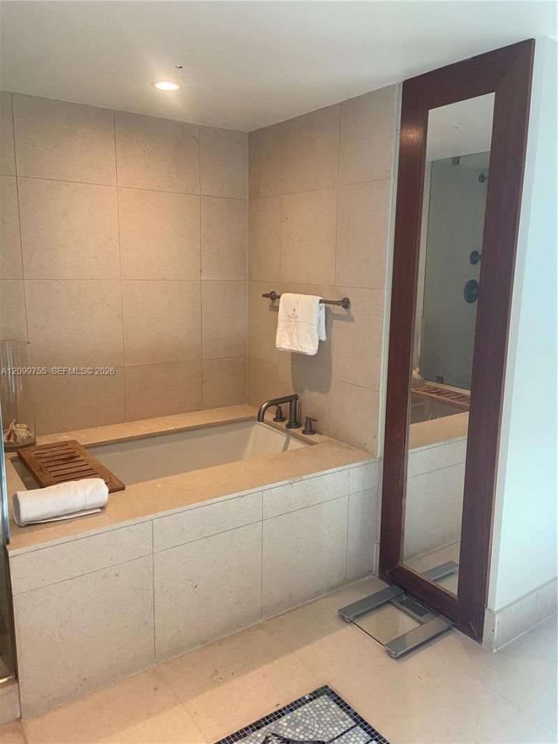6801 Collins Ave, Unit 401, Miami Beach, FL 33141 Photo