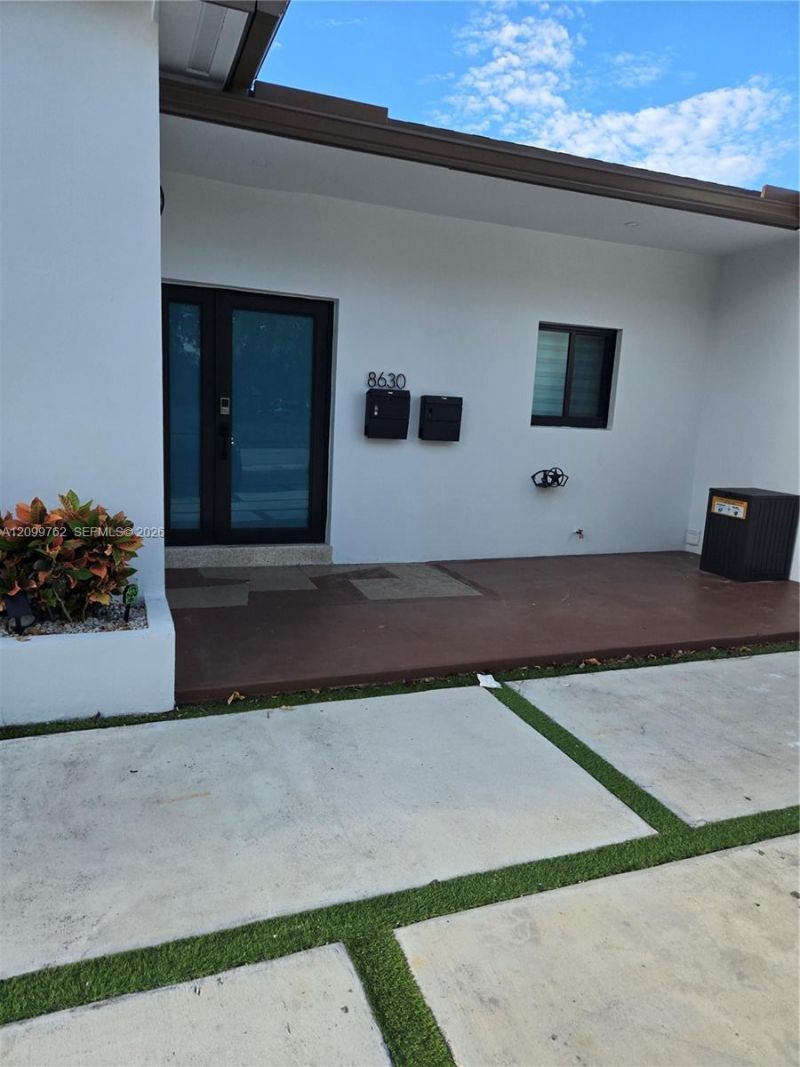 8630 SW 20th St , Unit left rear, Miami, FL 33155 Main Photo