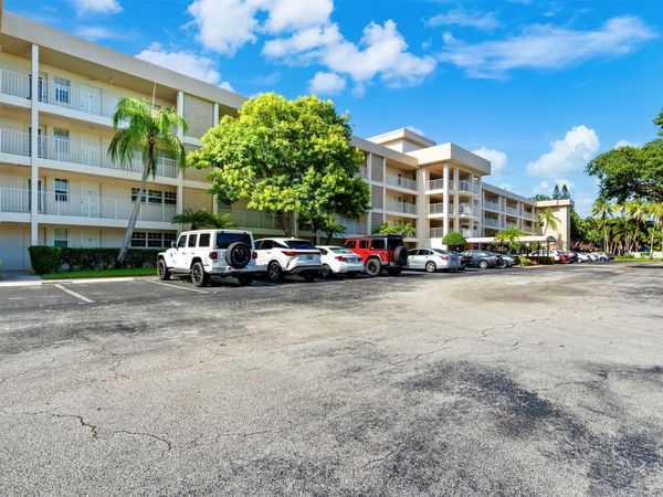 3151 S PALM AIRE Drive, Unit 108, Pompano Beach, FL 33069