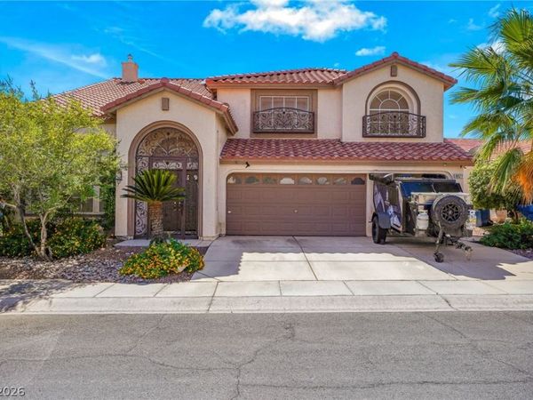 8821 Fall Green Avenue , Las Vegas, NV 89129
