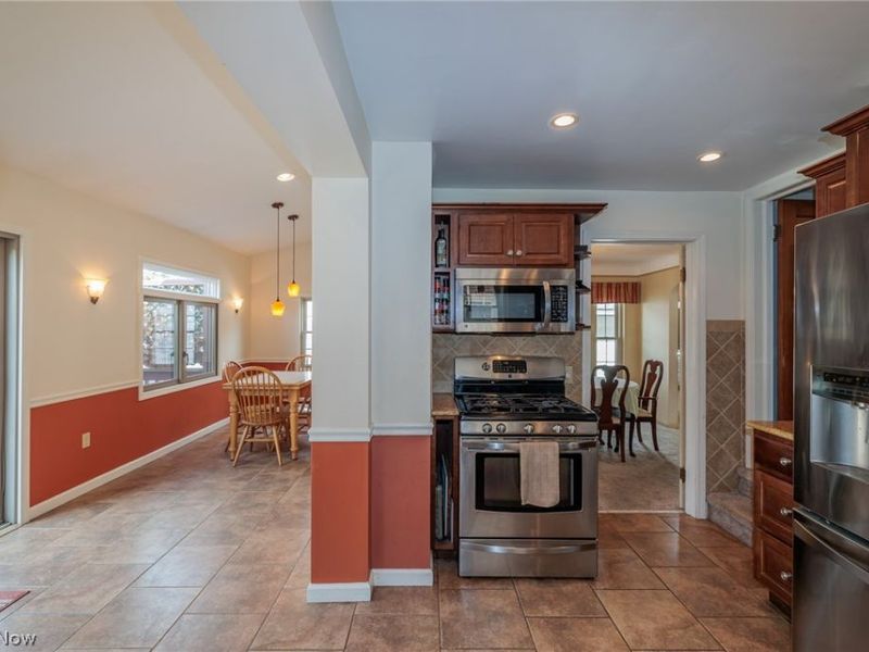 3166 W 162nd Street, Cleveland, OH 44111 Photo 4
