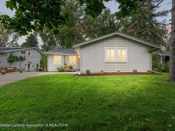1226 Chartwell Carriage Way S , East Lansing, MI 48823