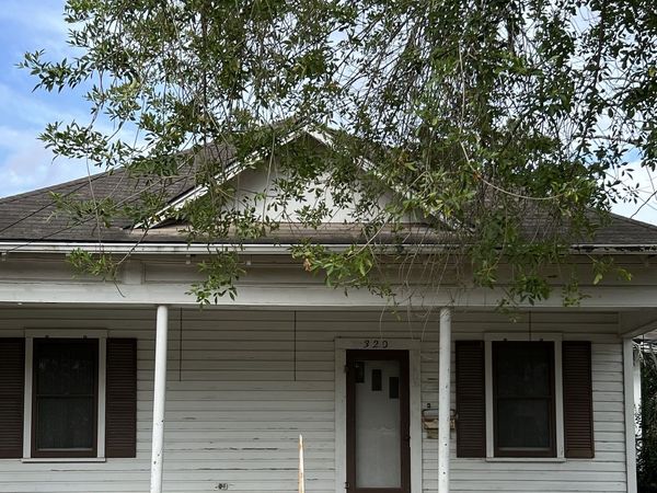 320 S 6TH ST, Kenedy, TX 78119