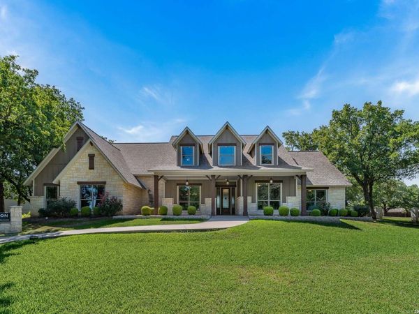 3512 COMANCHE TRACE DR, Kerrville, TX 78028