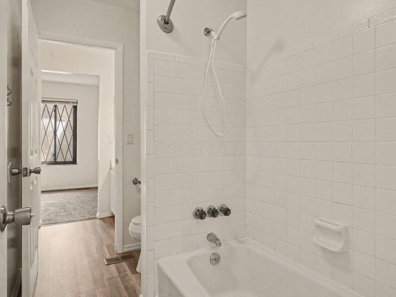5361 Valley Lane E, Unit Z67, Columbus, OH 43231 Photo 24