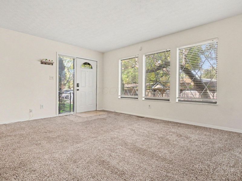5361 Valley Lane E, Unit Z67, Columbus, OH 43231 Photo 4