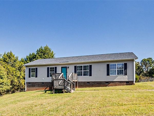 3242 Creekridge Country Road , Randleman, NC 27317