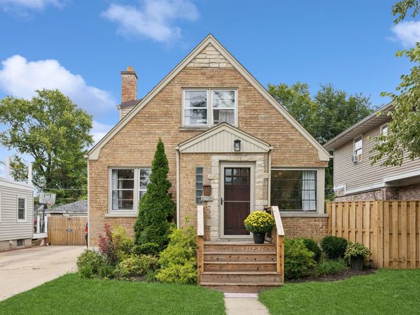 1095 Webster Lane , Des Plaines, IL 60016