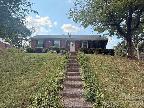 8100 Carrolwood Drive , Charlotte, NC 28217