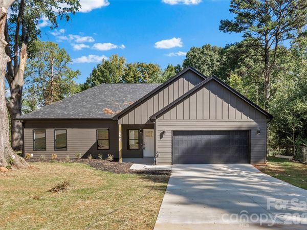 2303 Frederick Drive , Winston Salem, NC 27103