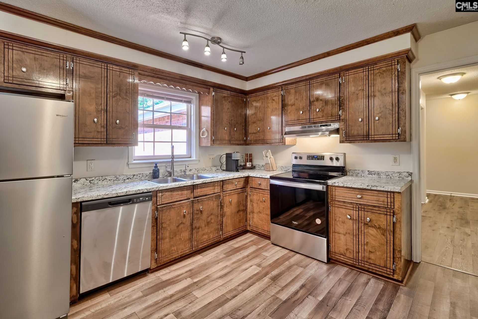 321 Sheridan Drive  Photo 14