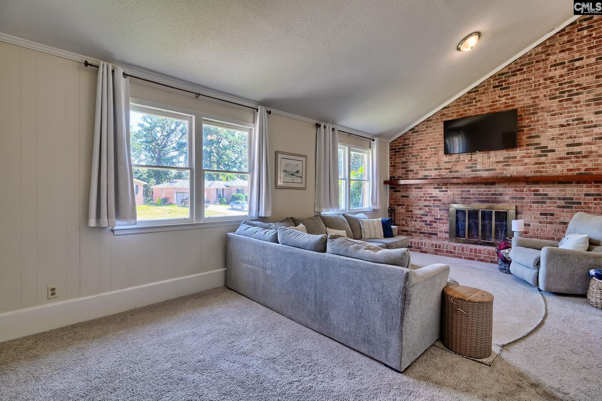 321 Sheridan Drive  Photo 8
