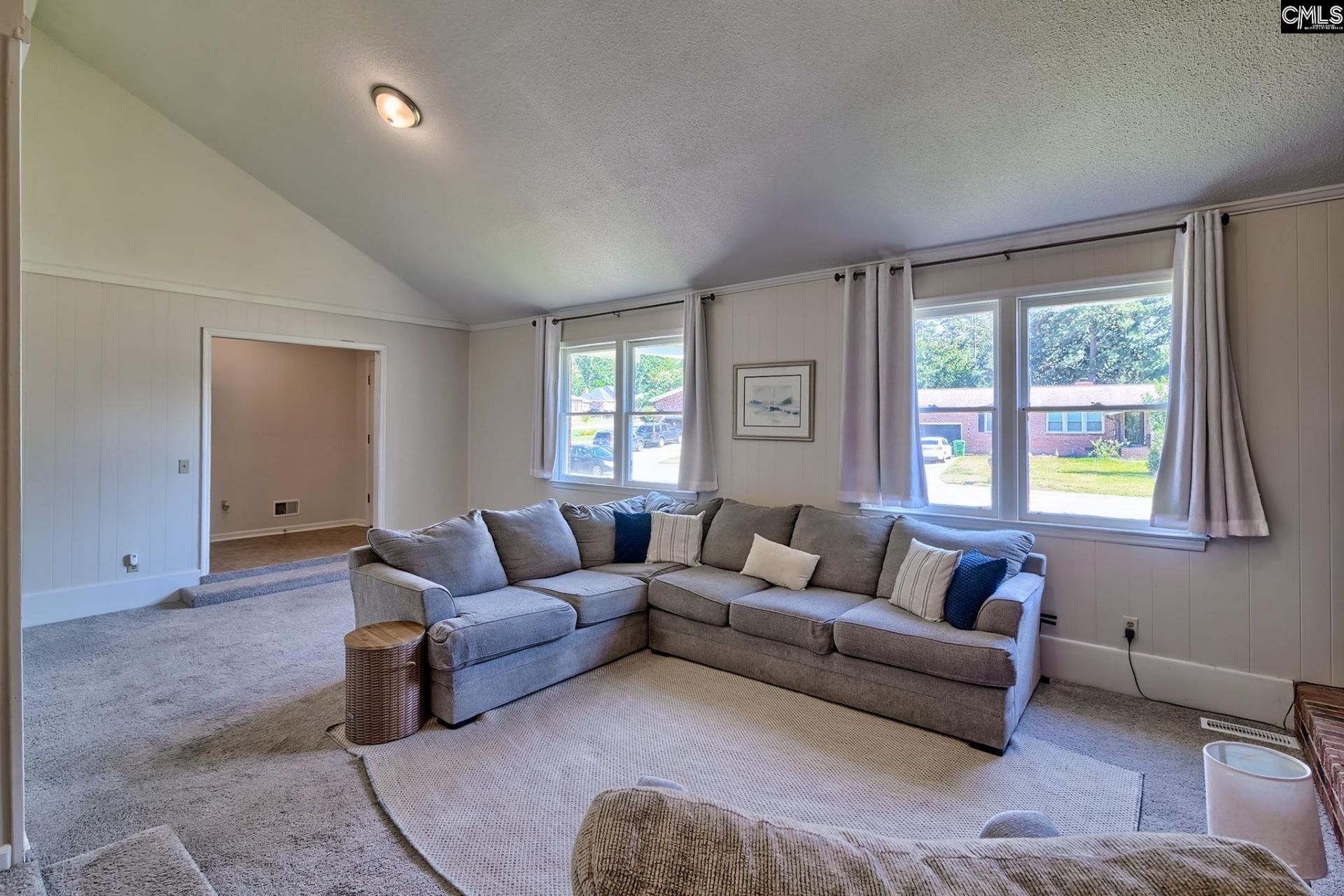 321 Sheridan Drive  Photo 9