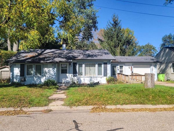 412 WISCONSIN STREET, Waupaca, WI 54981