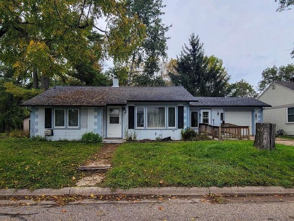 412 WISCONSIN STREET, Waupaca, WI 54981