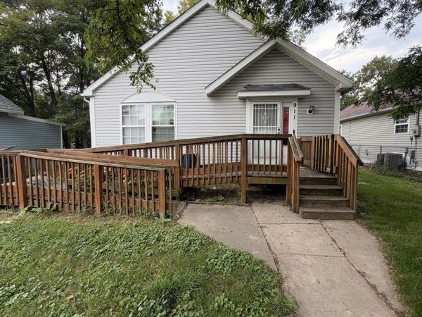 911 N Ontario Street , Toledo, OH 43604