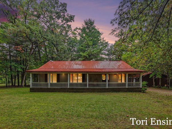 21 Riverview Drive, Greenville, MI 48838