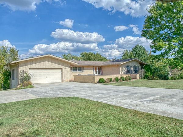 1418 Pilot Dr, Cookeville, TN 38501