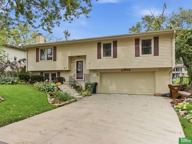 2608 Gindy Drive, Bellevue, NE 68147