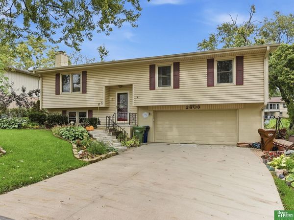 2608 Gindy Drive, Bellevue, NE 68147