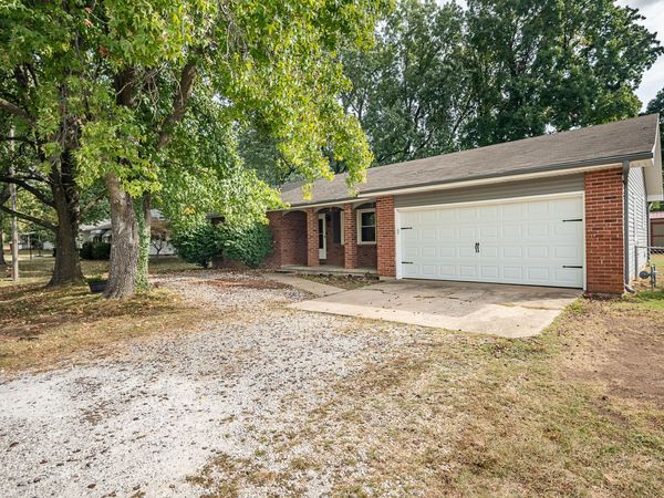 214 S Farmer Road , Willard, MO 65781