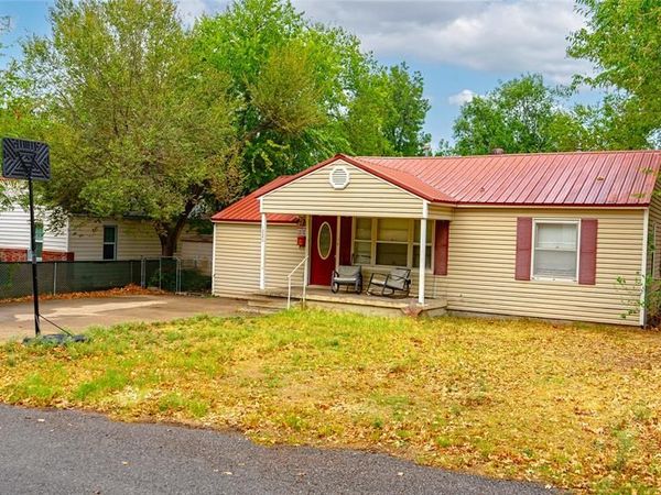 1220 W Texas Avenue, Chickasha, OK 73018