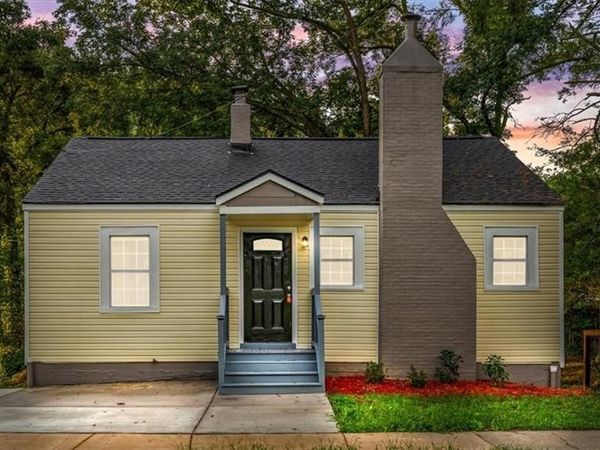 435 W Sharpe Street , Statesville, NC 28677