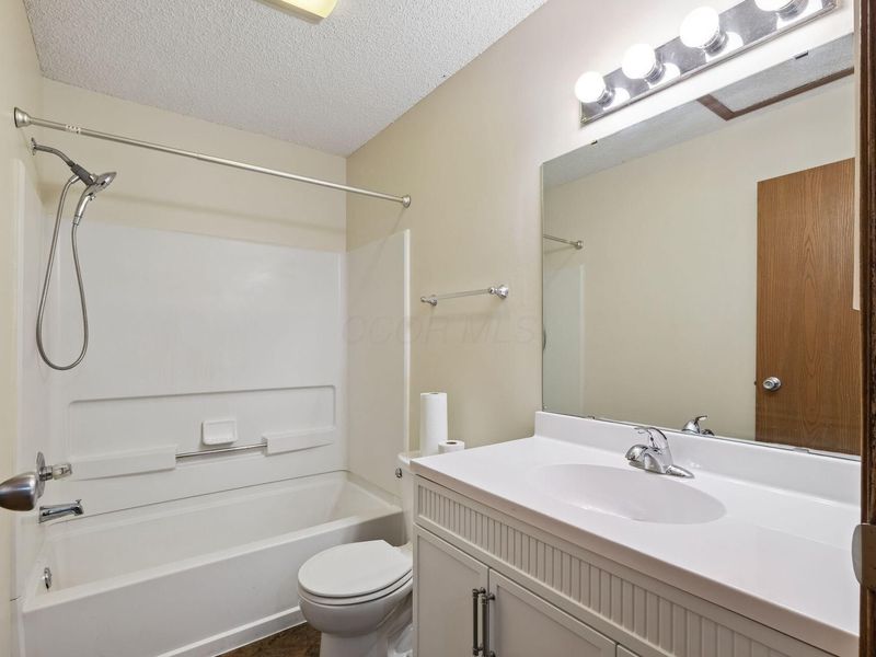 187 Malloy Lane, Unit 26B, Blacklick, OH 43004 Photo 22
