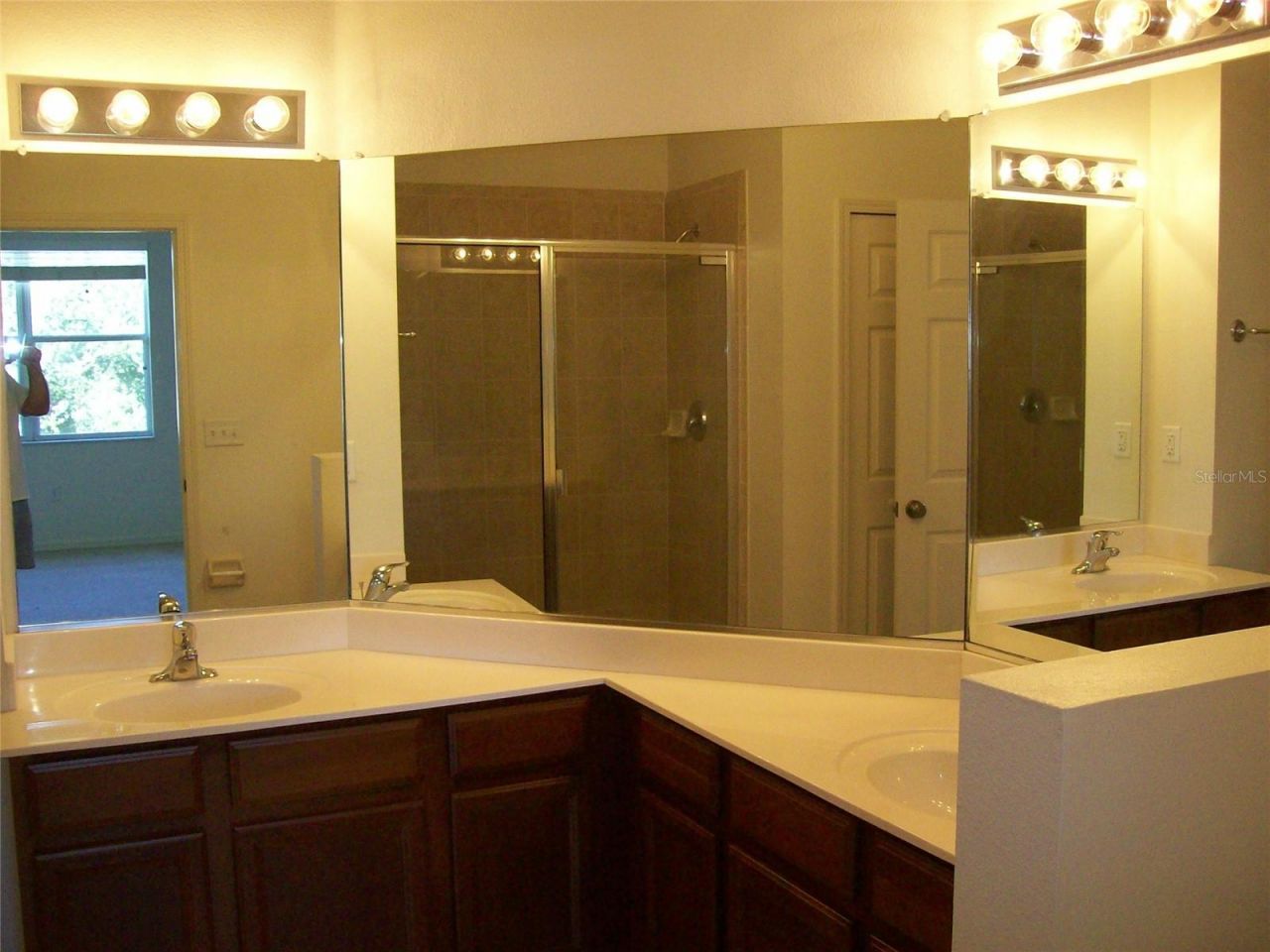 3459 Parkridge Circle, Unit 18-103, Sarasota, FL 34243 Photo
