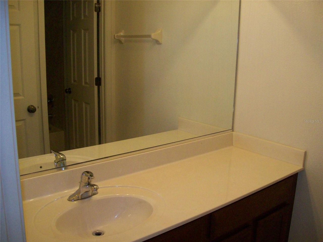 3459 Parkridge Circle, Unit 18-103, Sarasota, FL 34243 Photo