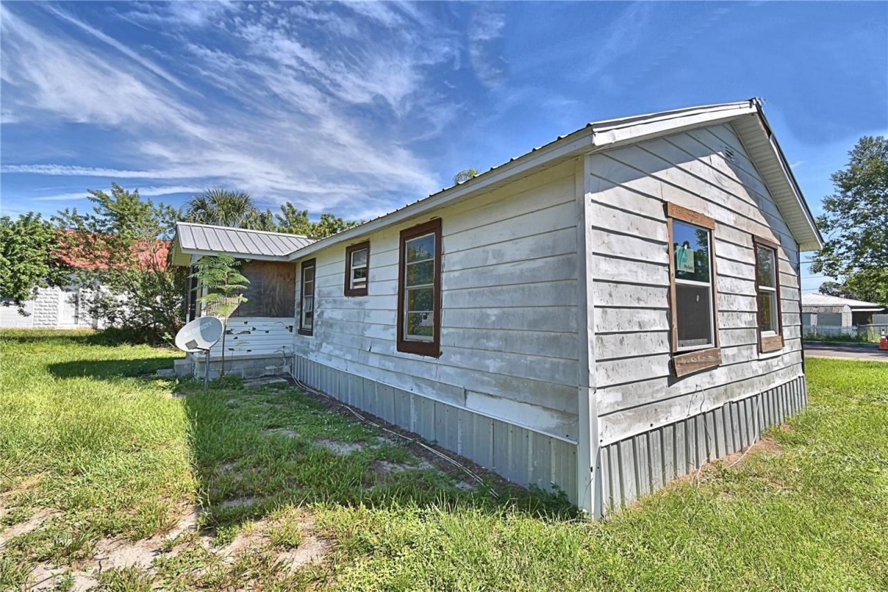 908 S Delaney Avenue , Avon Park, FL 33825 Photo