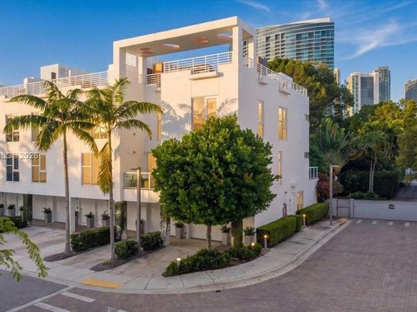 455 NE 39th St , Unit 202, Miami, FL 33137