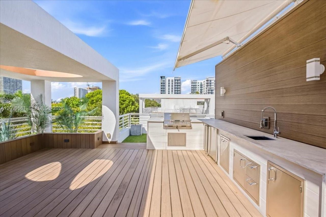 455 NE 39th St, Unit 202, Miami, FL 33137 Photo