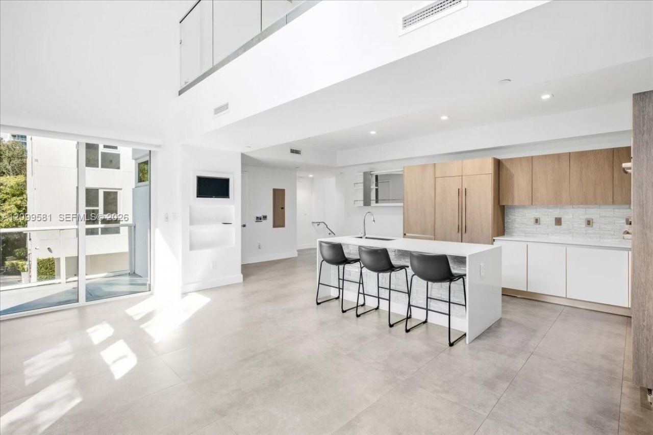 455 NE 39th St, Unit 202, Miami, FL 33137 Photo