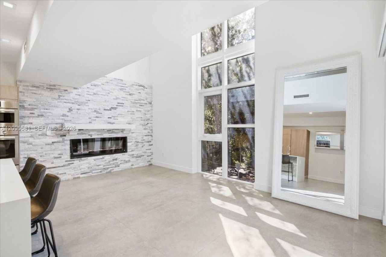 455 NE 39th St, Unit 202, Miami, FL 33137 Photo