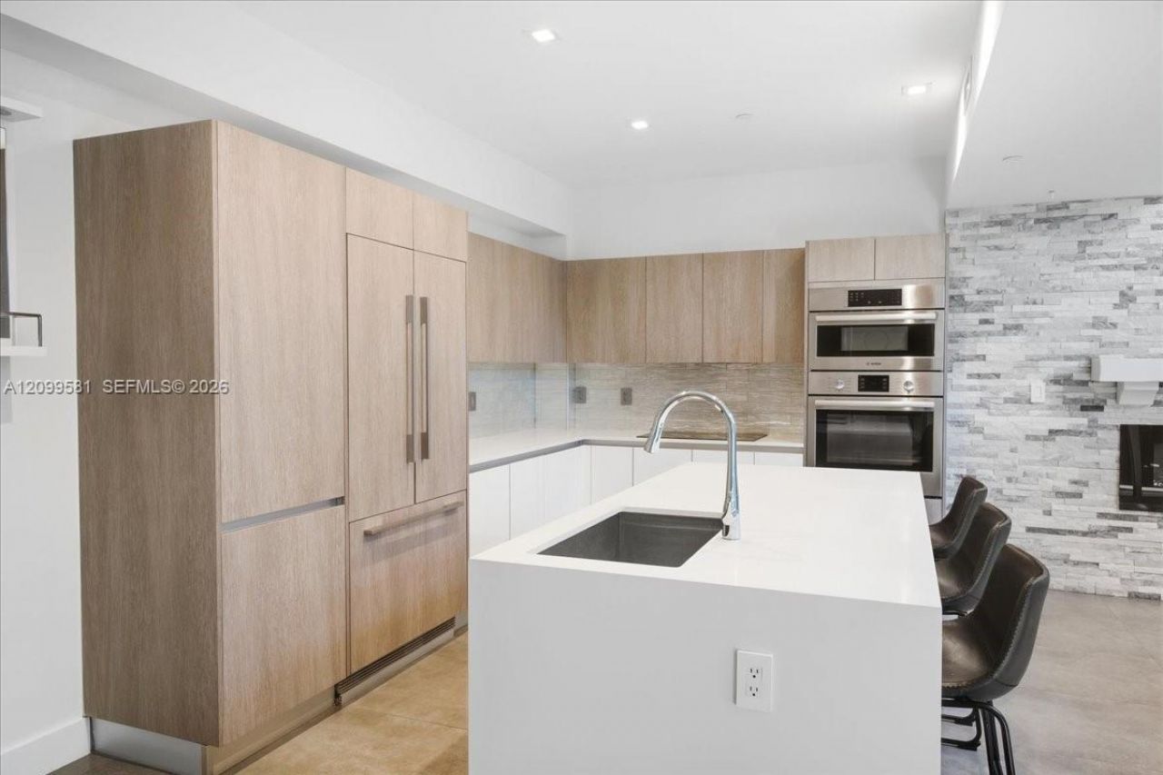 455 NE 39th St, Unit 202, Miami, FL 33137 Photo