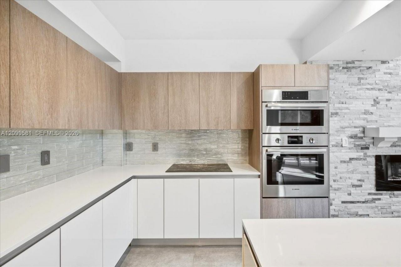 455 NE 39th St, Unit 202, Miami, FL 33137 Photo