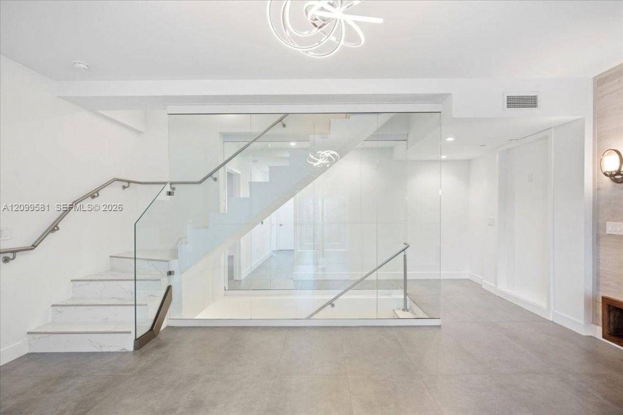 455 NE 39th St, Unit 202, Miami, FL 33137 Photo