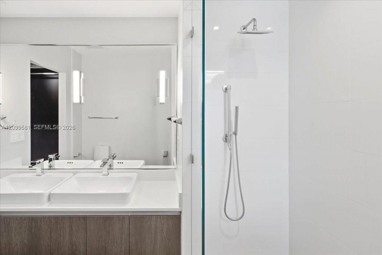 455 NE 39th St, Unit 202, Miami, FL 33137 Photo