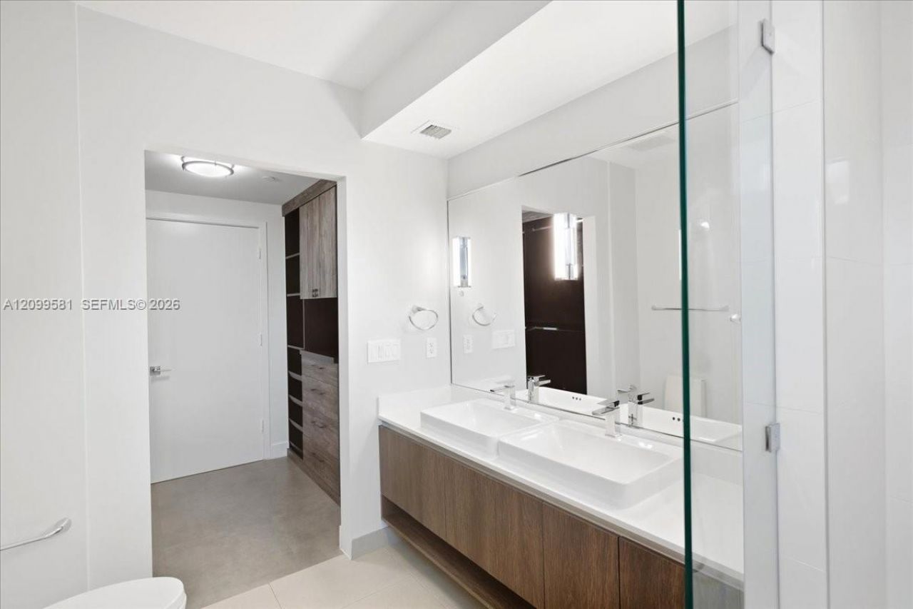 455 NE 39th St, Unit 202, Miami, FL 33137 Photo