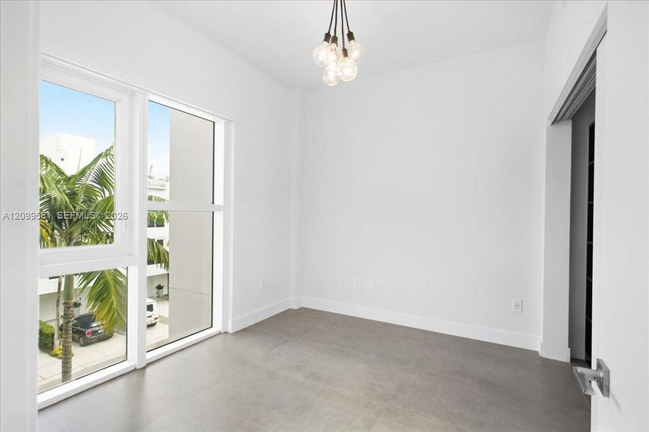 455 NE 39th St, Unit 202, Miami, FL 33137 Photo
