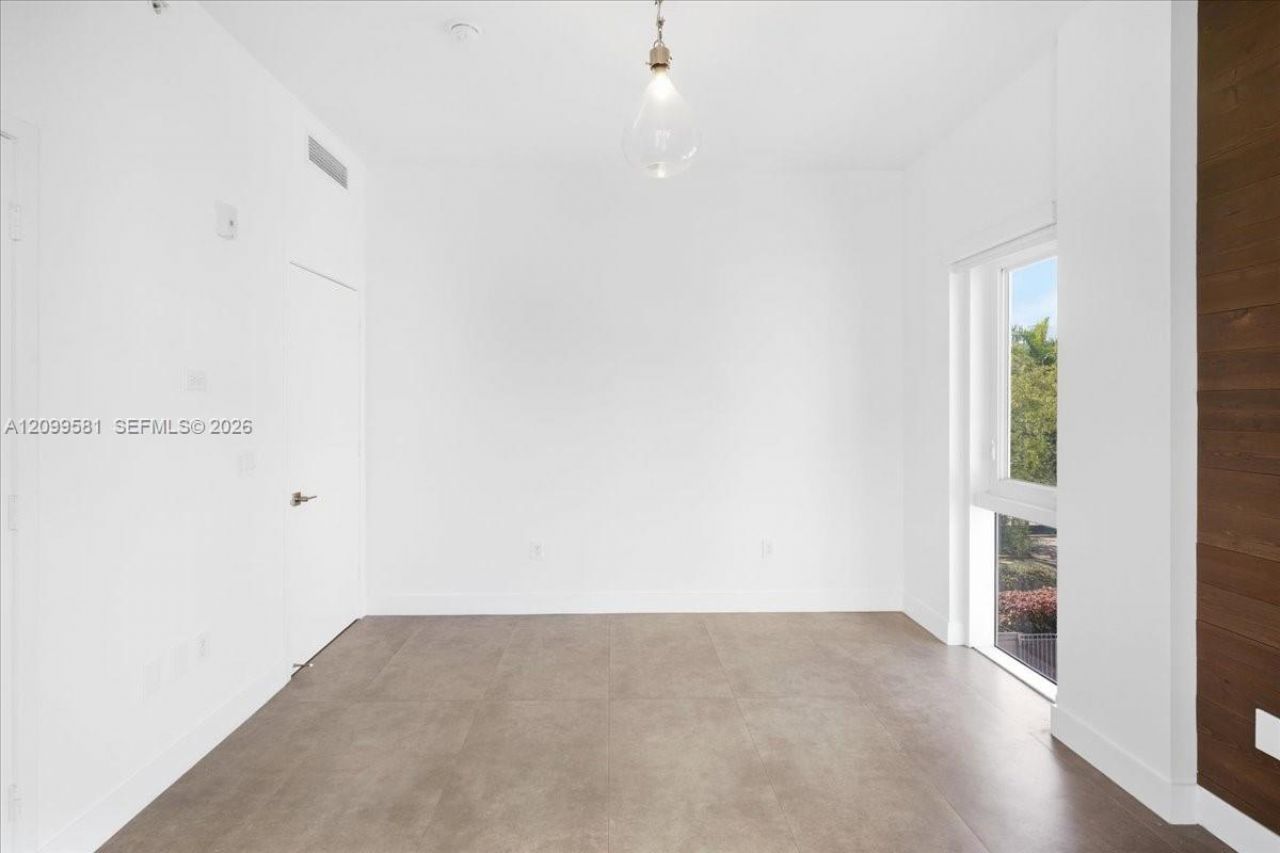 455 NE 39th St, Unit 202, Miami, FL 33137 Photo